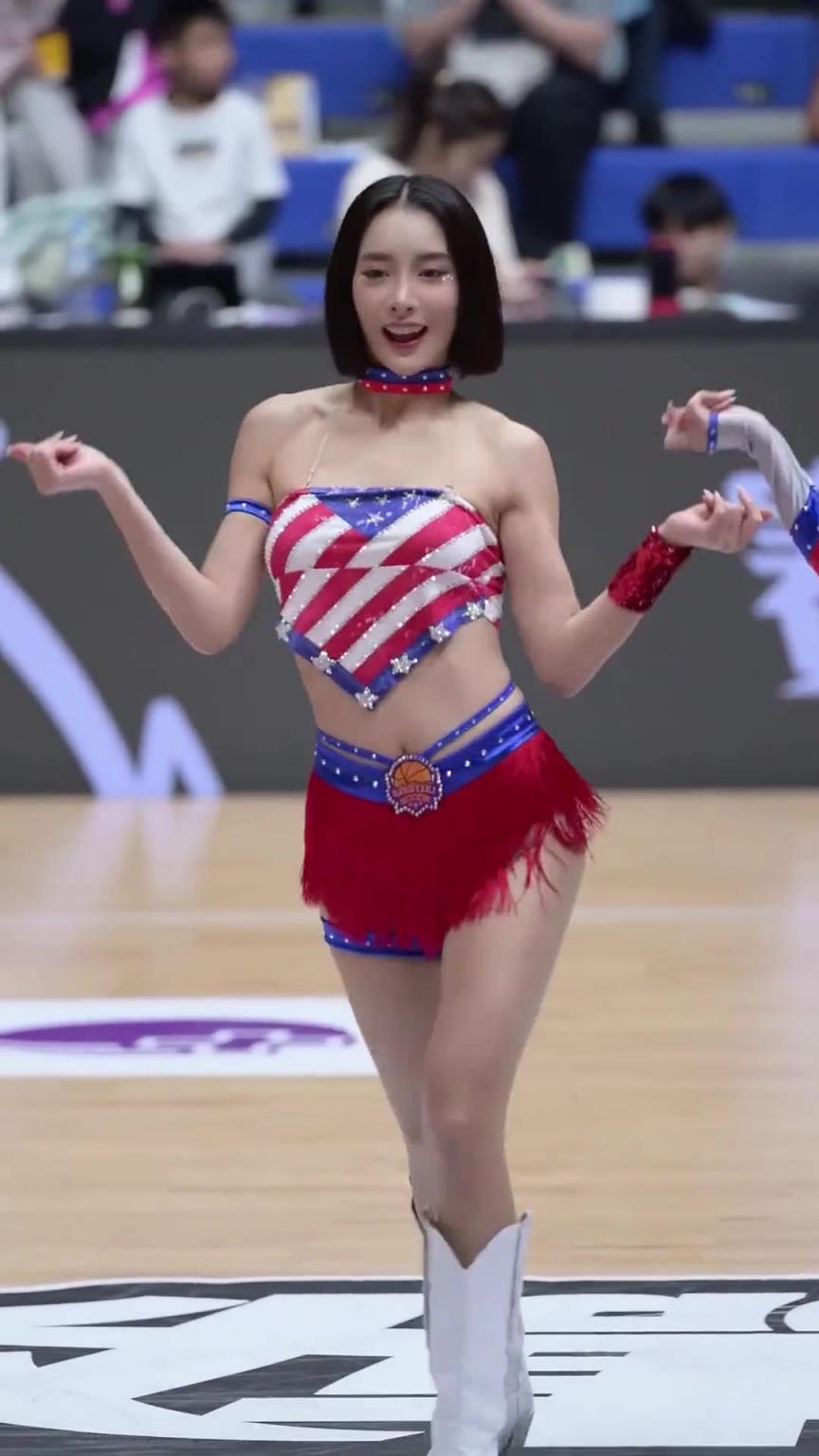 太離譜了 ！幾乎是完美女人！