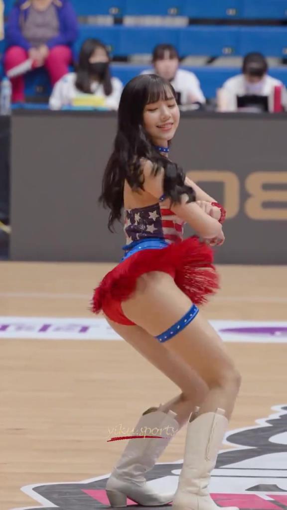 最好的啦啦隊(duì)小姐姐！自信，健康充滿活力！